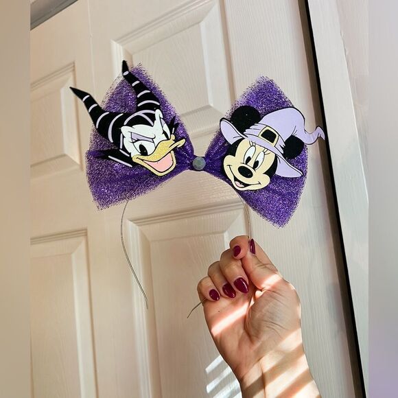A proper Princess bows Daisy and Minnie Halloween - Picture 1 of 4